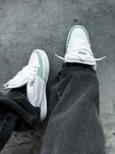 Hocks Puff Pimp Iris