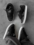 Tesla Flow Preto Branco